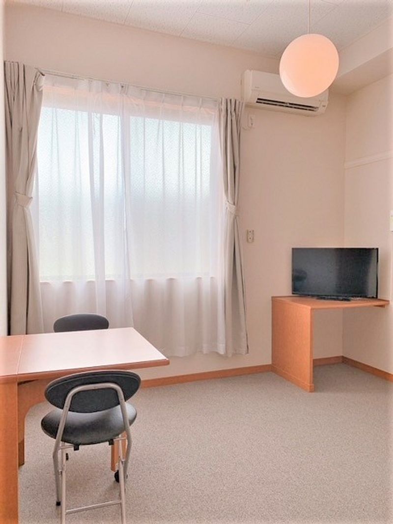 レオパレスリバー２８ 居間