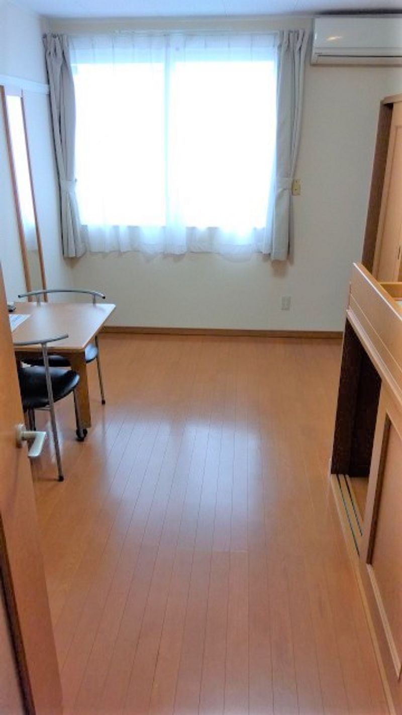 レオパレス泉２ 寝室