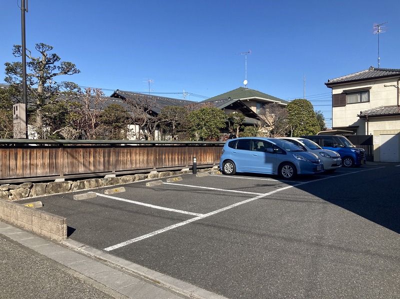 レオパレスマエヤ 駐車場
