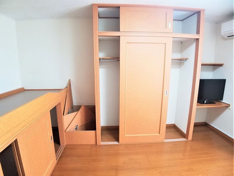 レオパレス笹原 収納