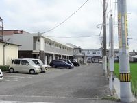 レオパレスワイドフォレスト 駐車場