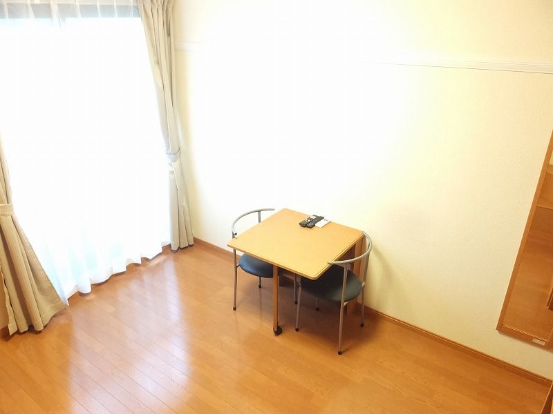 レオパレスセレッソ 居間