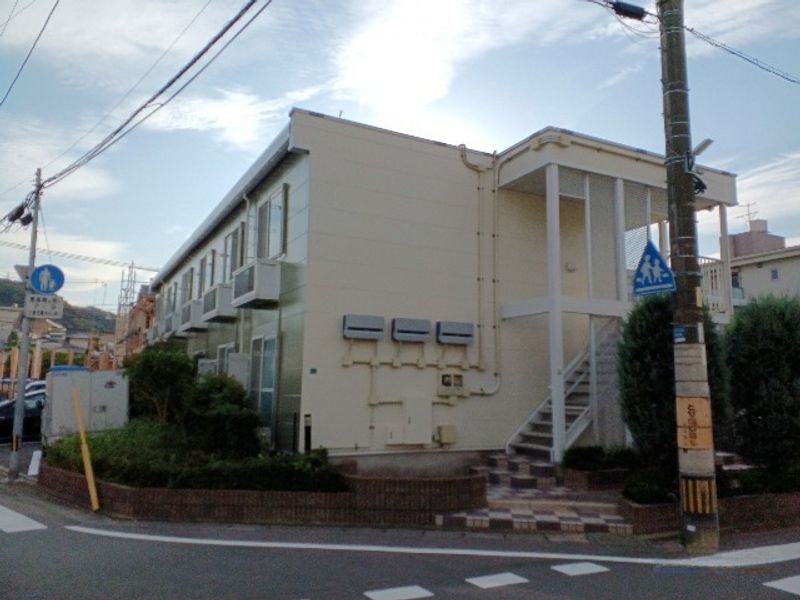 レオパレスメイプル舞松原 外観