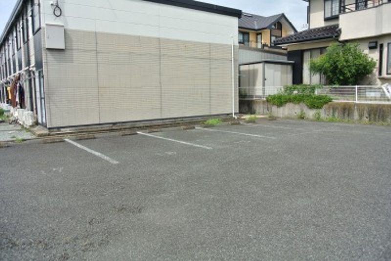 レオパレスＧクレフ淀師 駐車場