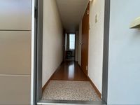 レオパレス艶 玄関