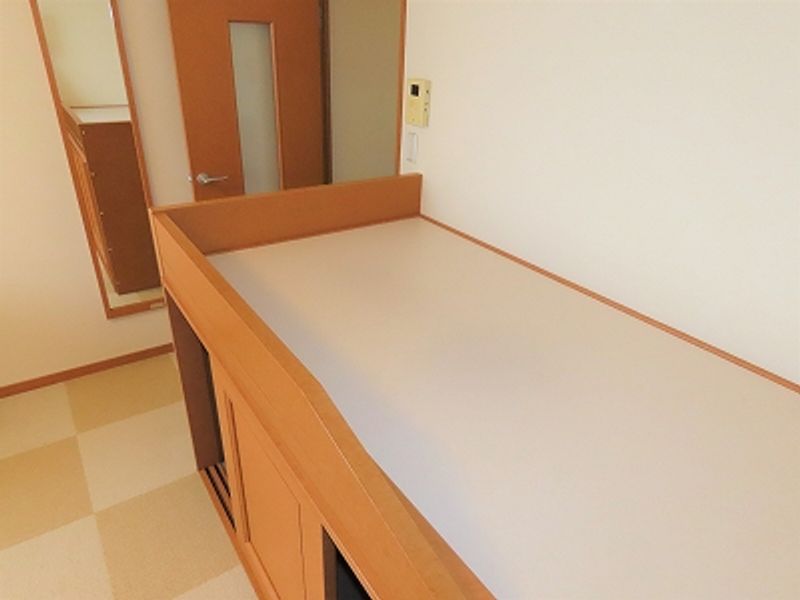 レオパレスつくし 寝室