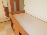 レオパレスつくし 寝室