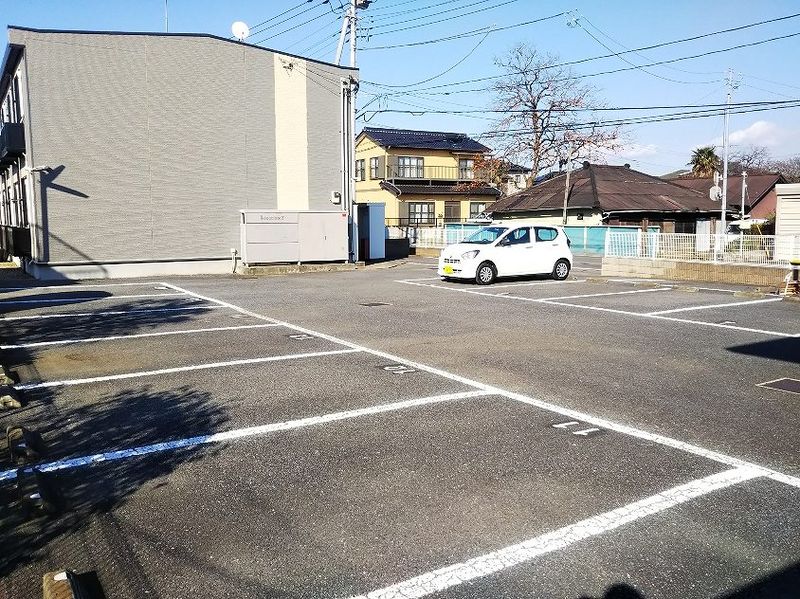 レオパレス花みずき 駐車場