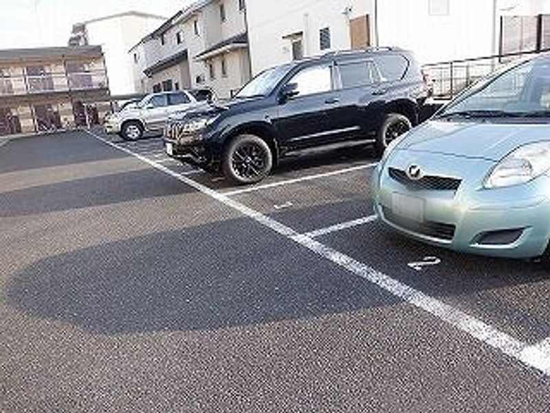レオパレスピソ 駐車場
