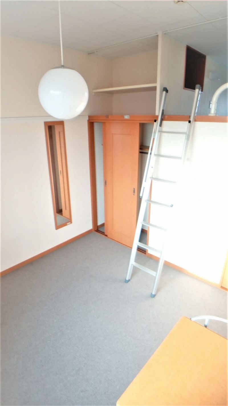 レオパレスシャルマン北越谷Ⅵ 居間