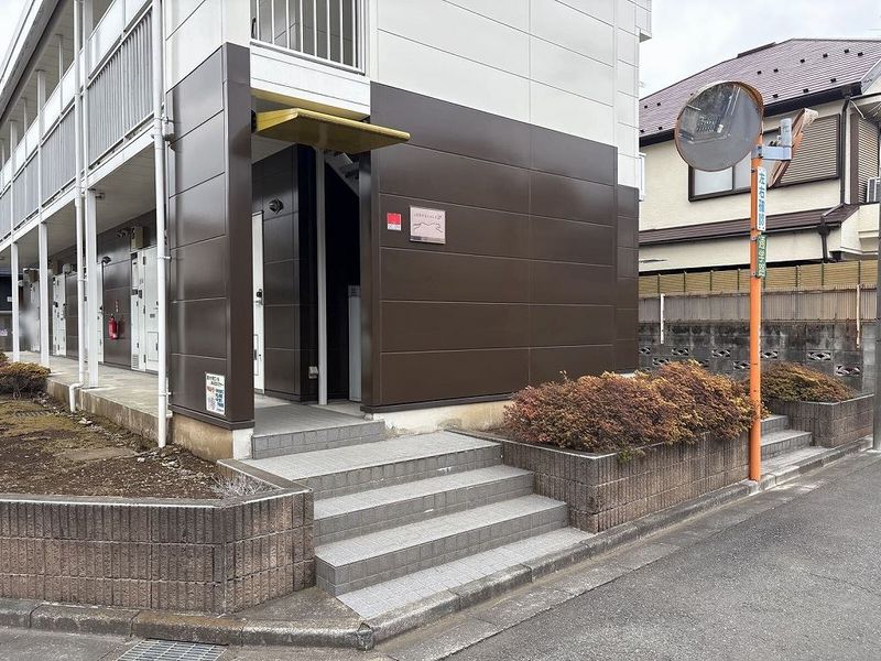 レオパレスイーリス エントランス