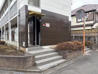 レオパレスイーリス エントランス