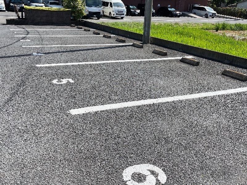 レオパレス雅 駐車場
