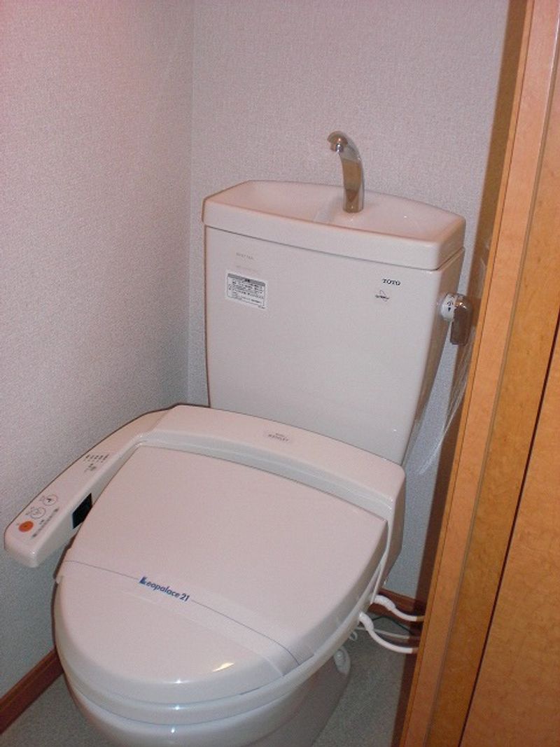 レオパレスメイプル２１ トイレ