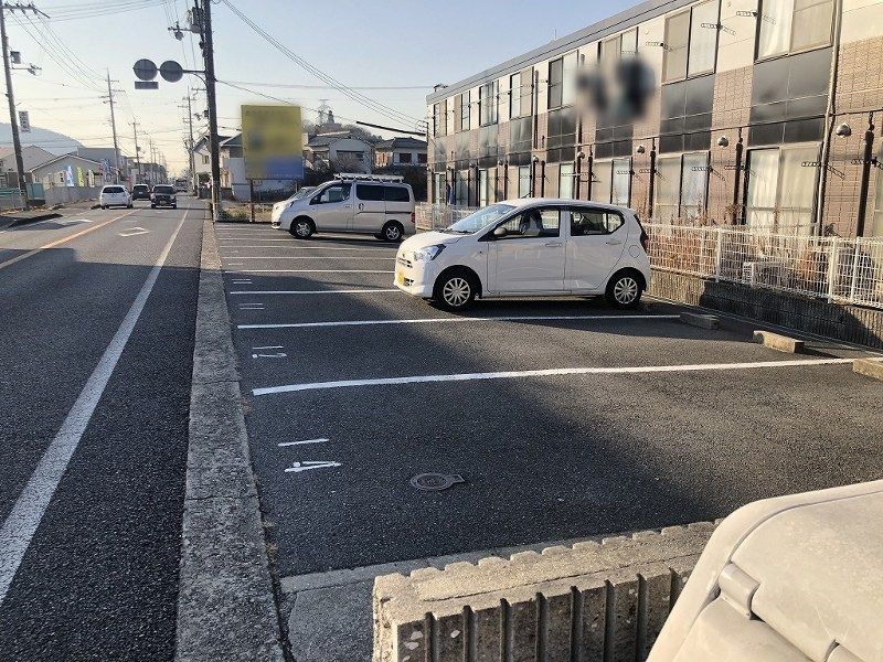 レオパレスドリーム 駐車場