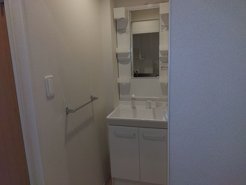 CLEINO Plum Terrace Kasuya Bồn rửa mặt