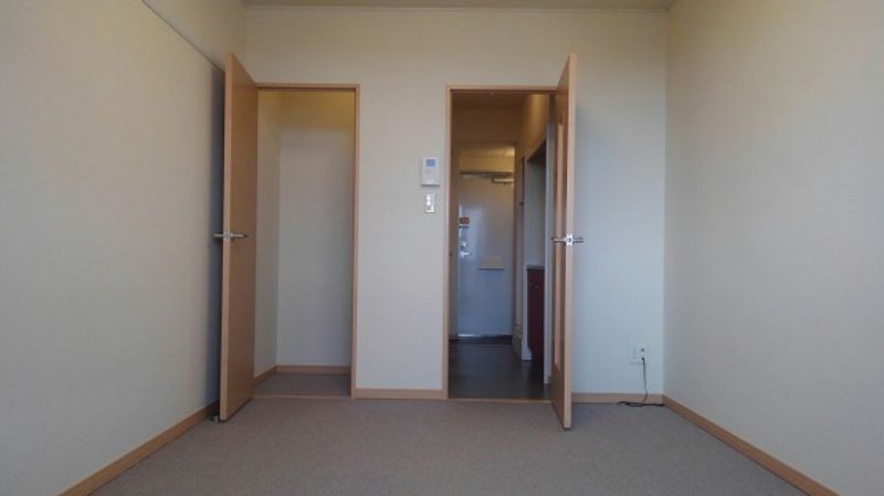 レオパレスフラットメイト新都心 収納
