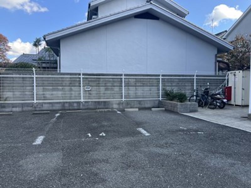 レオパレスソレイユ富木 駐車場