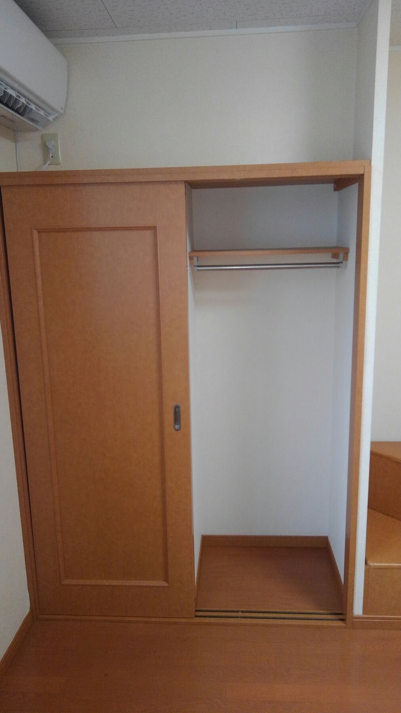 レオパレスベルデ 収納