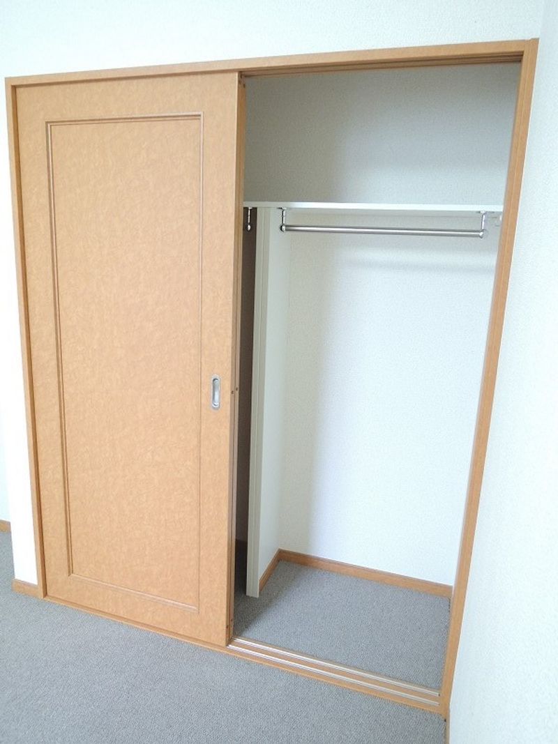 レオパレスホリゾント 収納
