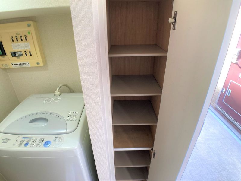 レオパレスＣａｓａ　Ｎａｐｏｌｉ 玄関
