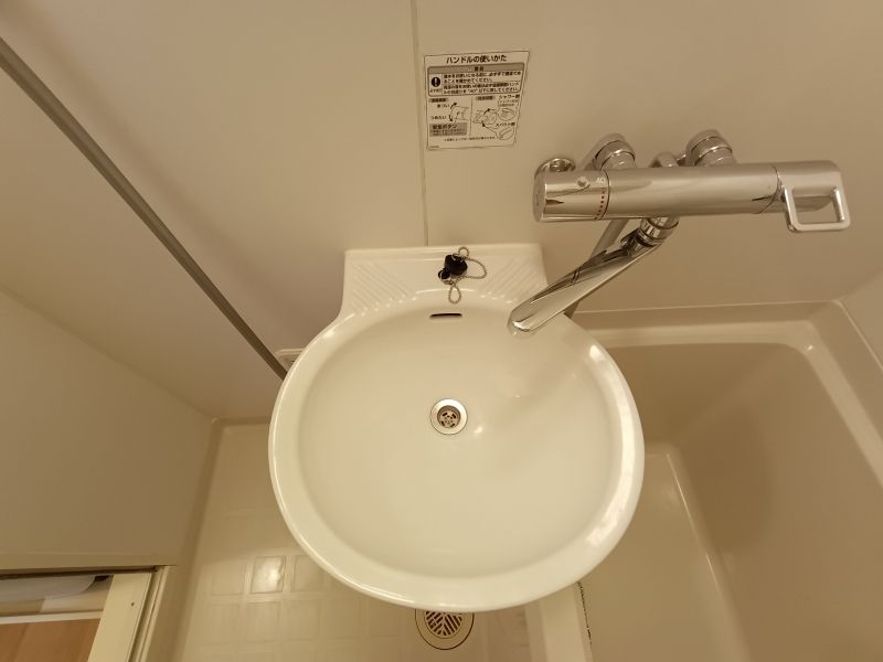 レオパレスマエダ 洗面台