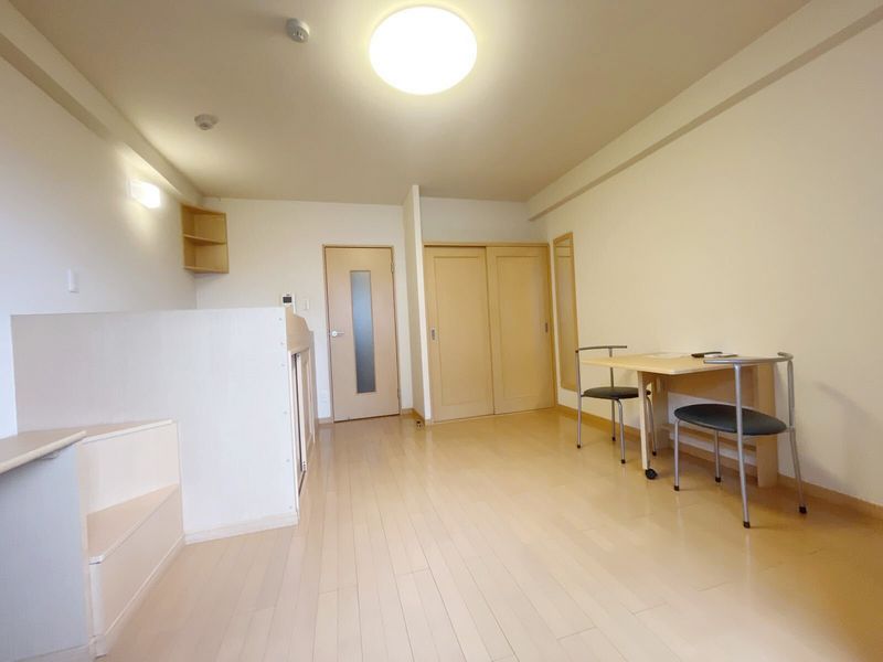 レオパレスＲＥＺＯＮ中百舌鳥 居間