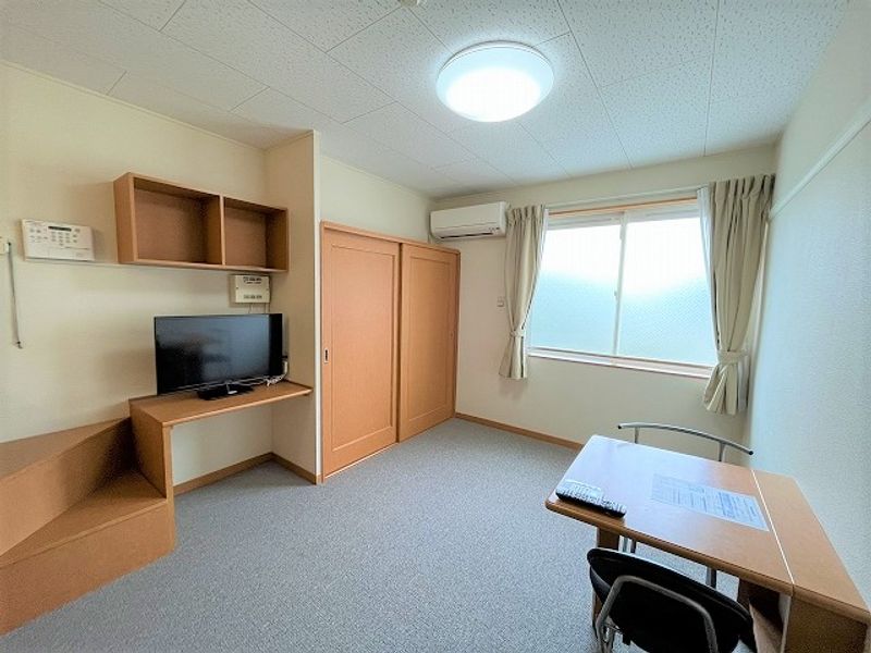 レオパレスアクアマリン 居間