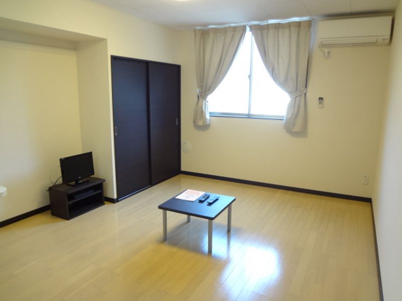 レオネクスト地蔵寺 居間