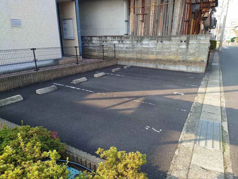 レオパレスＭｉｋａｇｅ 駐車場