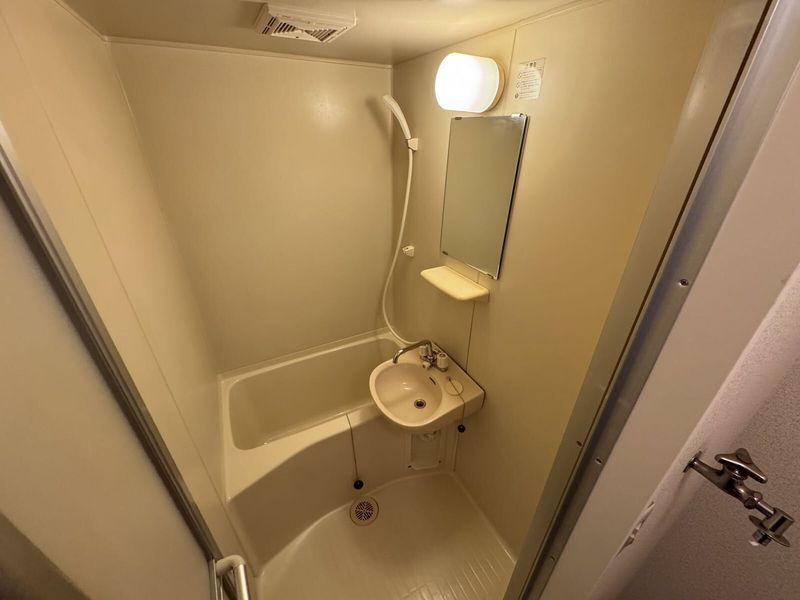 レオパレスシェソワ 風呂