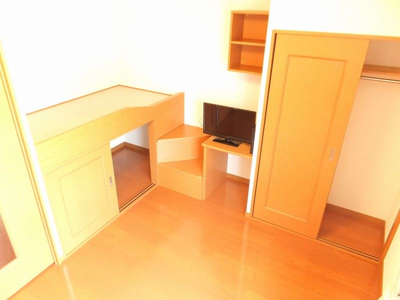 レオパレスメモリアル貞暎 寝室
