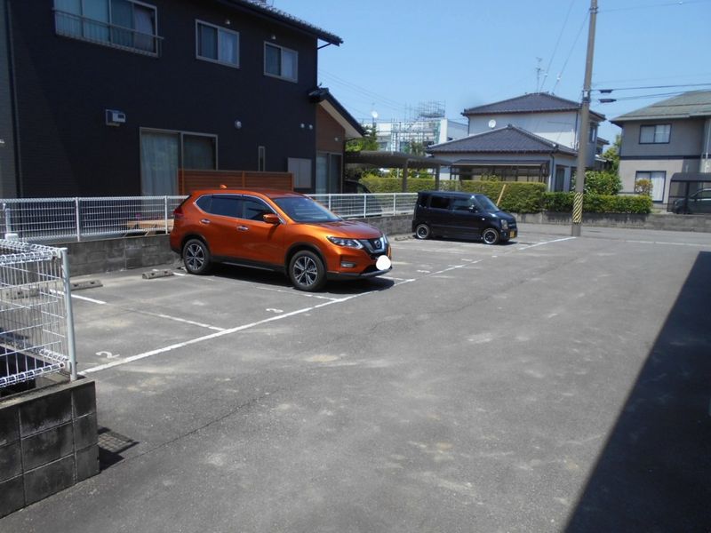 レオパレスＰｒｉｍａｌ 駐車場