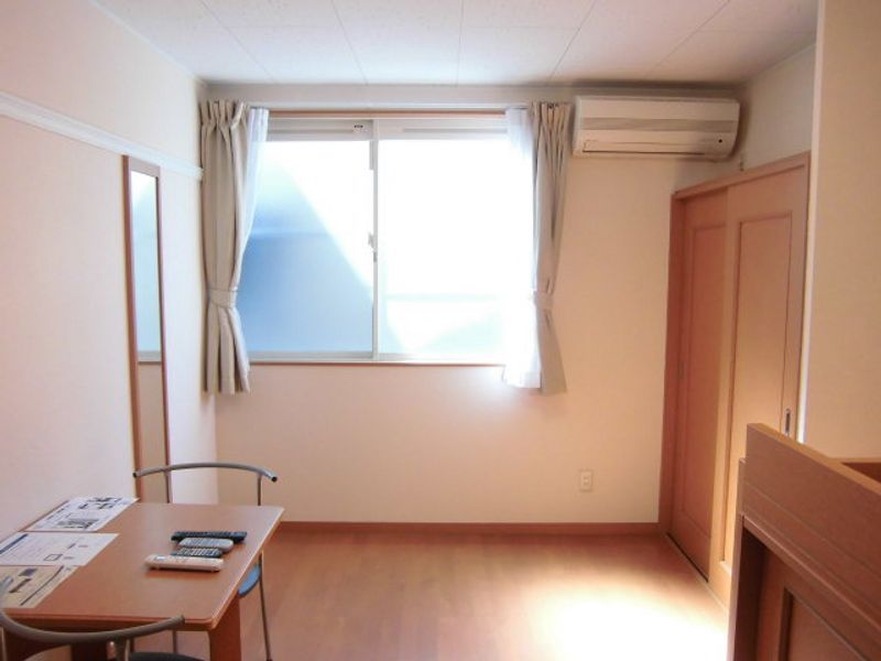レオパレスルミエール七番館 居間