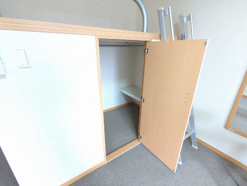 レオパレスけやき 収納