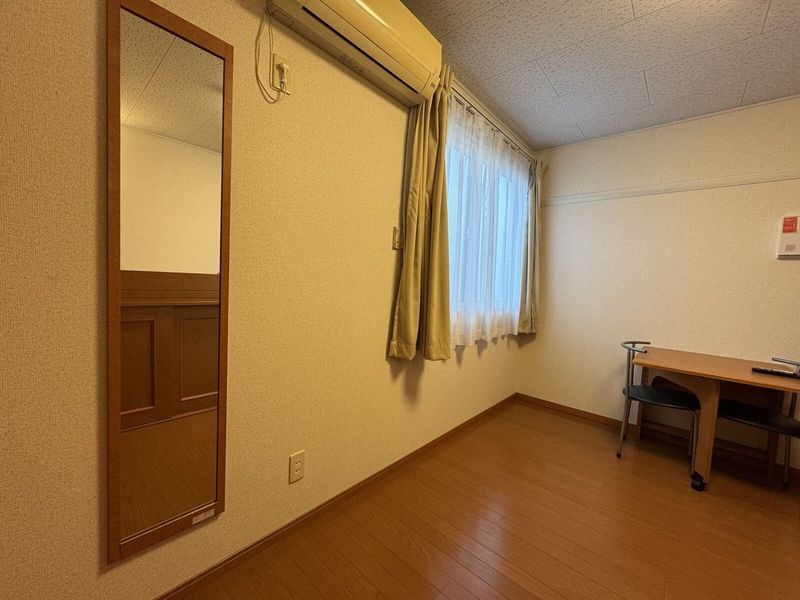 レオパレスかりがね 居間