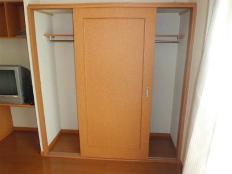 レオパレスメープルグラン 収納