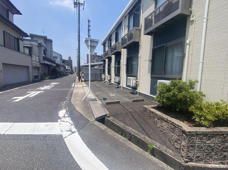 レオネクスト池場 駐車場