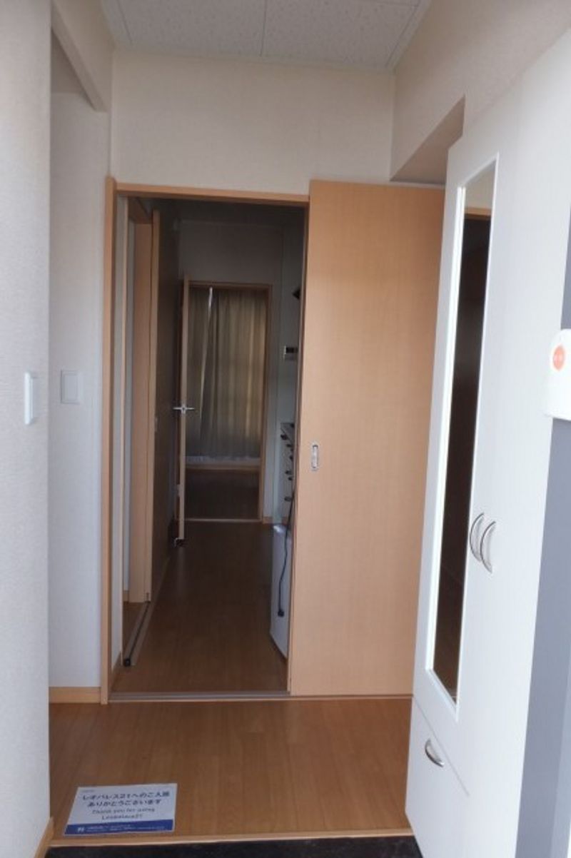 レオパレスシオン　Ｂ 玄関