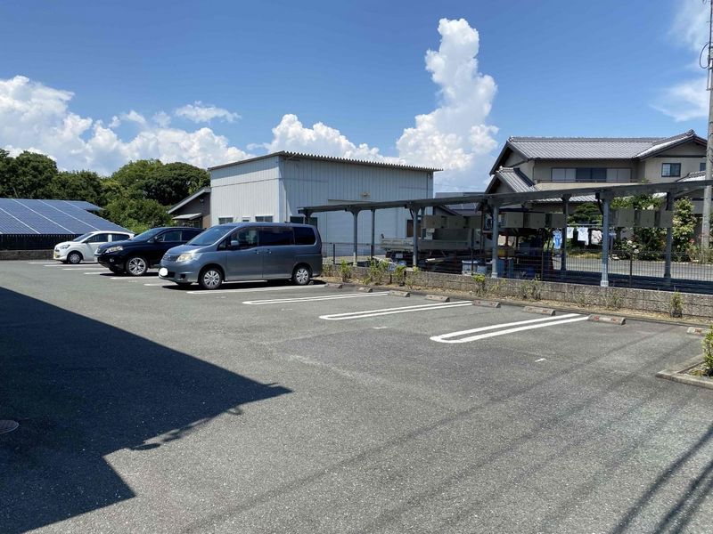 レオパレス昭徳Ⅱ 駐車場