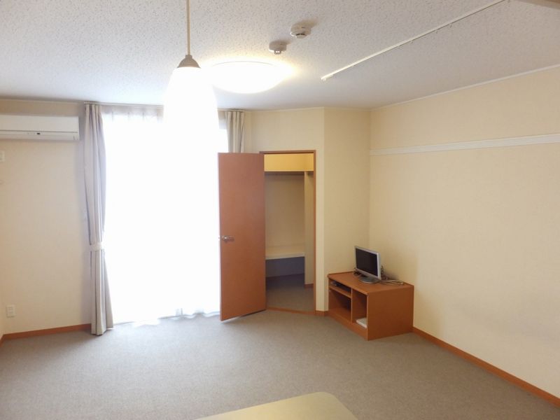 レオパレスボヌールパレ 収納