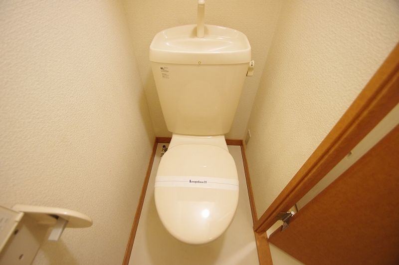 レオパレスＣｏｚｚｙＣｏｒｔ トイレ