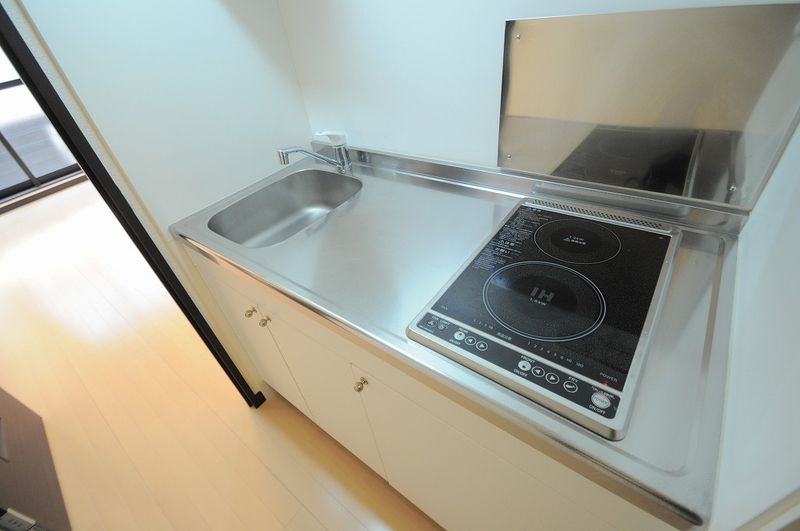 LEONEXT SAKAE Nishi Awaji 厨房