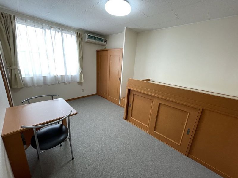 レオパレス中屋敷ソレイユ 居間
