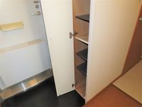 レオパレスパインヒル 玄関