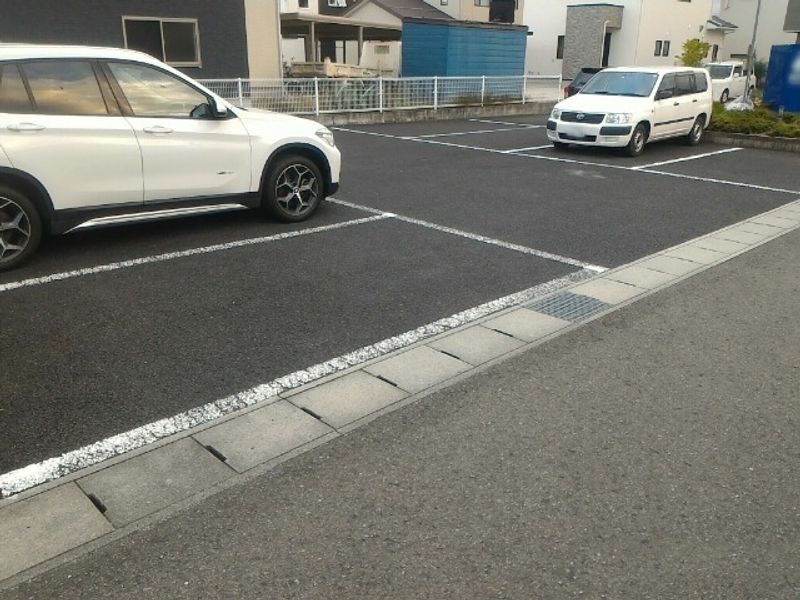 レオパレス嶋ノルテ 駐車場