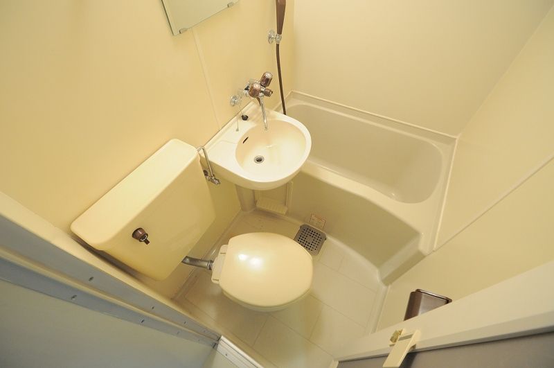 leopalace Kobe Yamate Bathroom