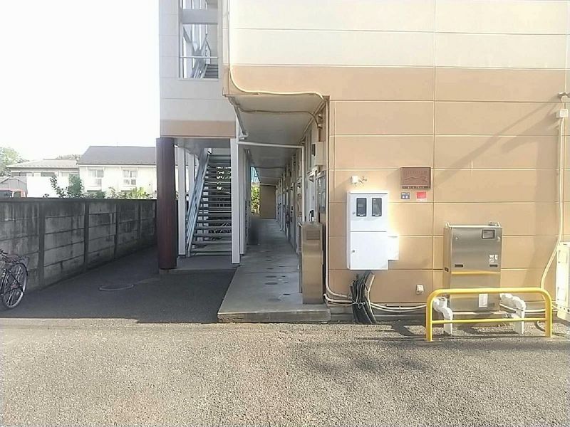 レオパレスさくらブリッサ エントランス