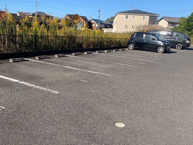 レオネクストツートパーズ 駐車場