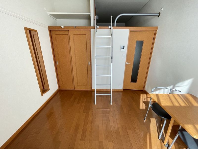 レオパレスみなみ　彦根 居間